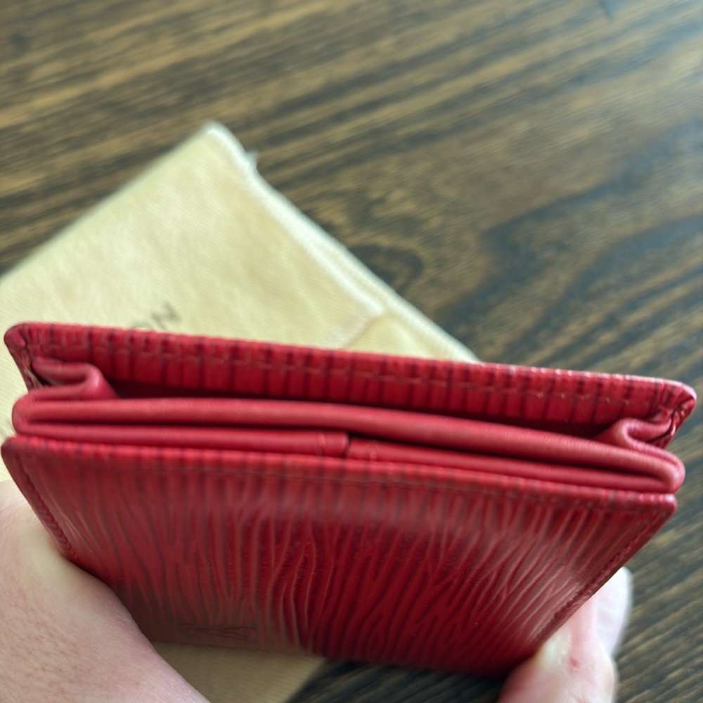 Louis Vuitton Vintage Castilian Red Epi Leather Accordion Coin Purse - Picture 8 of 11